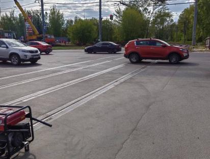 Проезд по улице Акмолинской, рельсо-монолитное звено РМЗ-390